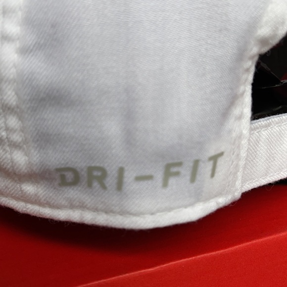 NIKE AEROBILL LIGHTWEIGHT BREATHABLE COMFORT CAP - Picture 10 of 16